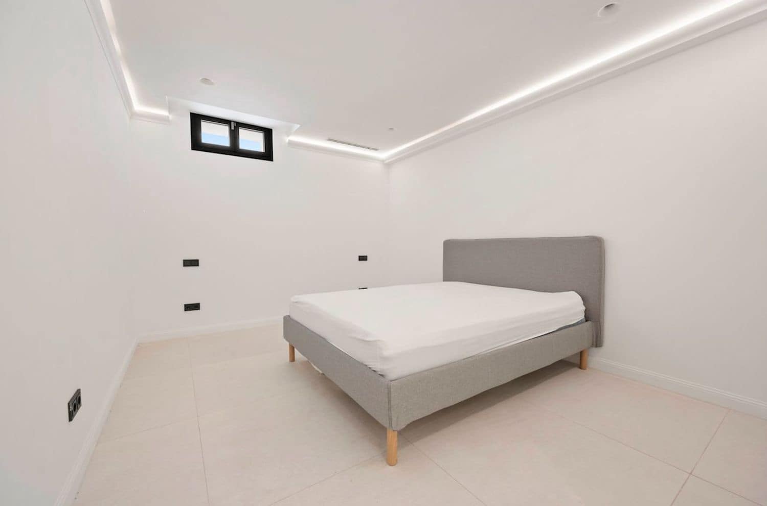 4 soveværelse Villa til salg i Son Ferriol med swimmingpool - € 3.495.000 (Ref: 9023213)