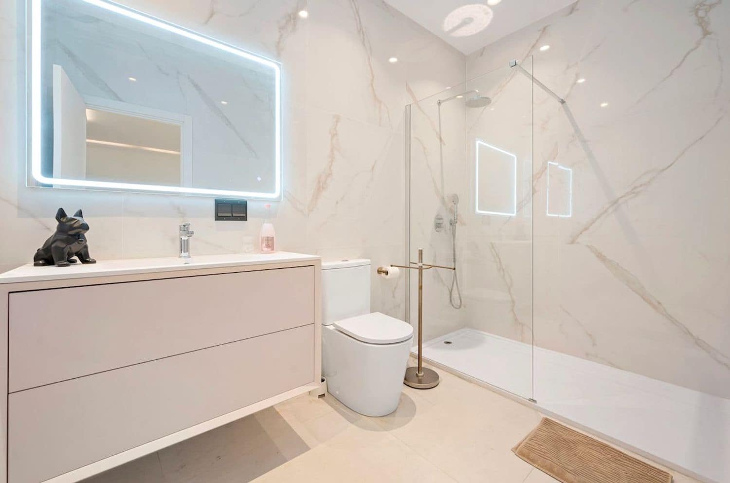 4 soveværelse Villa til salg i Son Ferriol med swimmingpool - € 3.495.000 (Ref: 9023213)