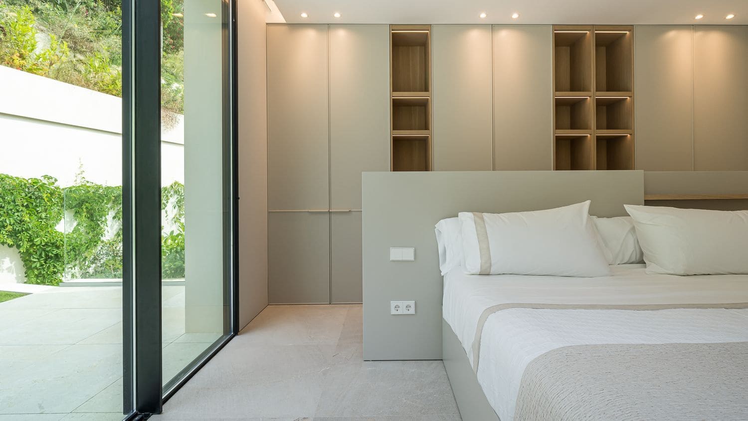 4 bedroom Villa for sale in Son Vida with pool - € 5,500,000 (Ref: 9059344)