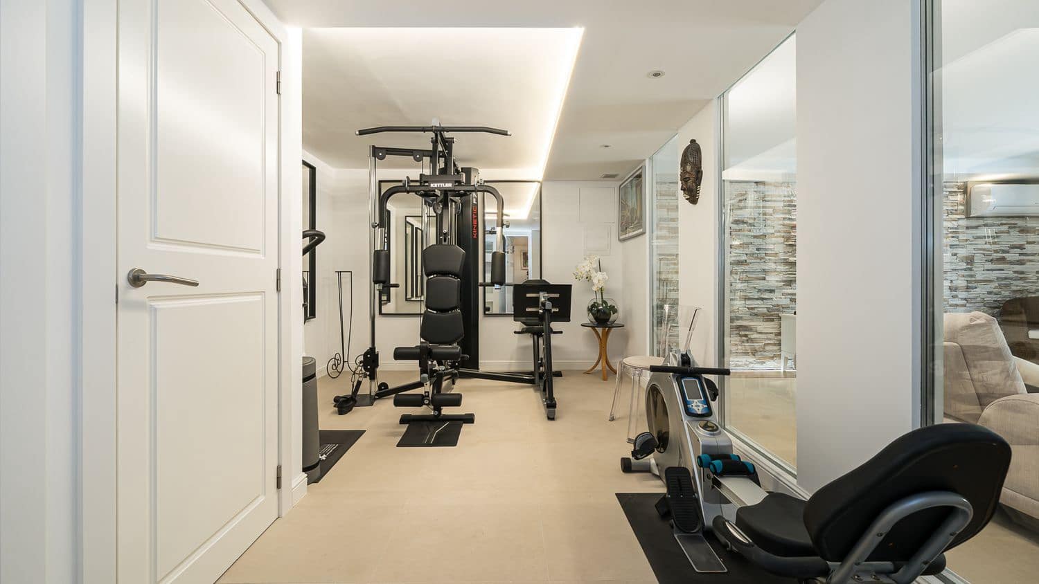 5 bedroom Villa for sale in Santa Ponsa with pool - € 3,750,000 (Ref: 9084988)