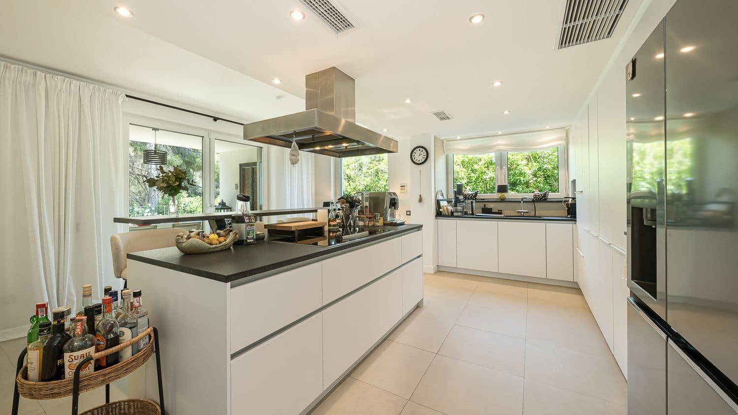 5 bedroom Villa for sale in Santa Ponsa with pool - € 3,750,000 (Ref: 9084988)