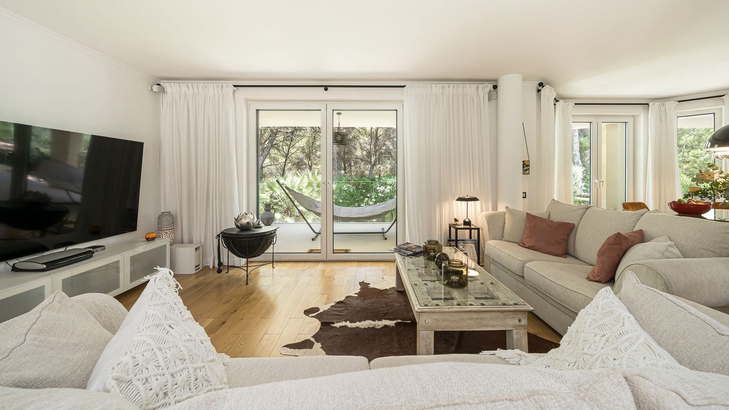 5 bedroom Villa for sale in Santa Ponsa with pool - € 3,750,000 (Ref: 9084988)