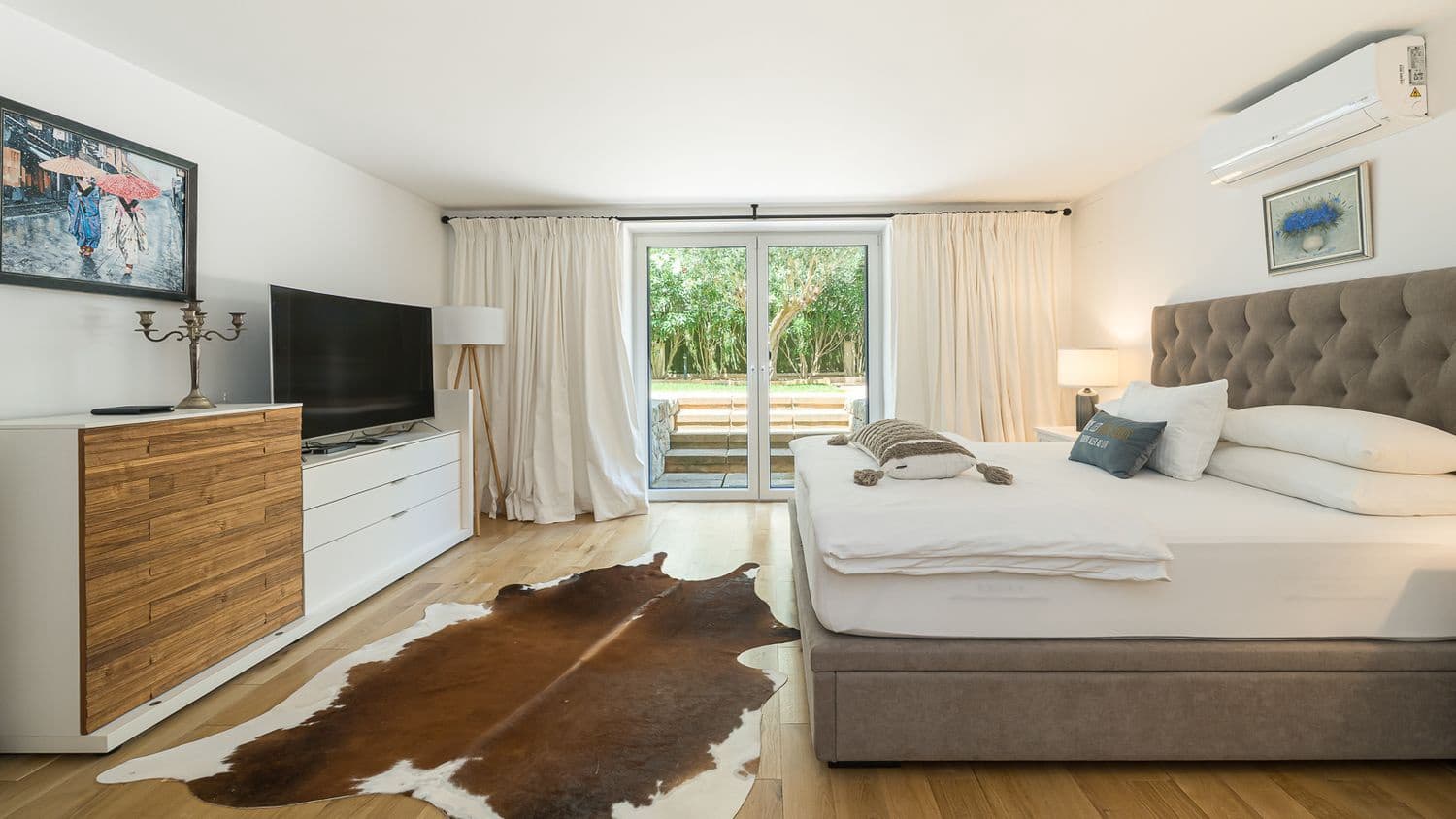 5 bedroom Villa for sale in Santa Ponsa with pool - € 3,750,000 (Ref: 9084988)