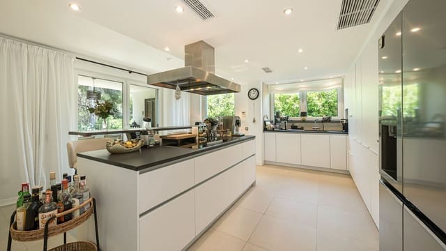 5 soverom Villa til salgs i Santa Ponsa, Calvià med svømmebasseng - € 3 750 000 (Ref: 9084988)