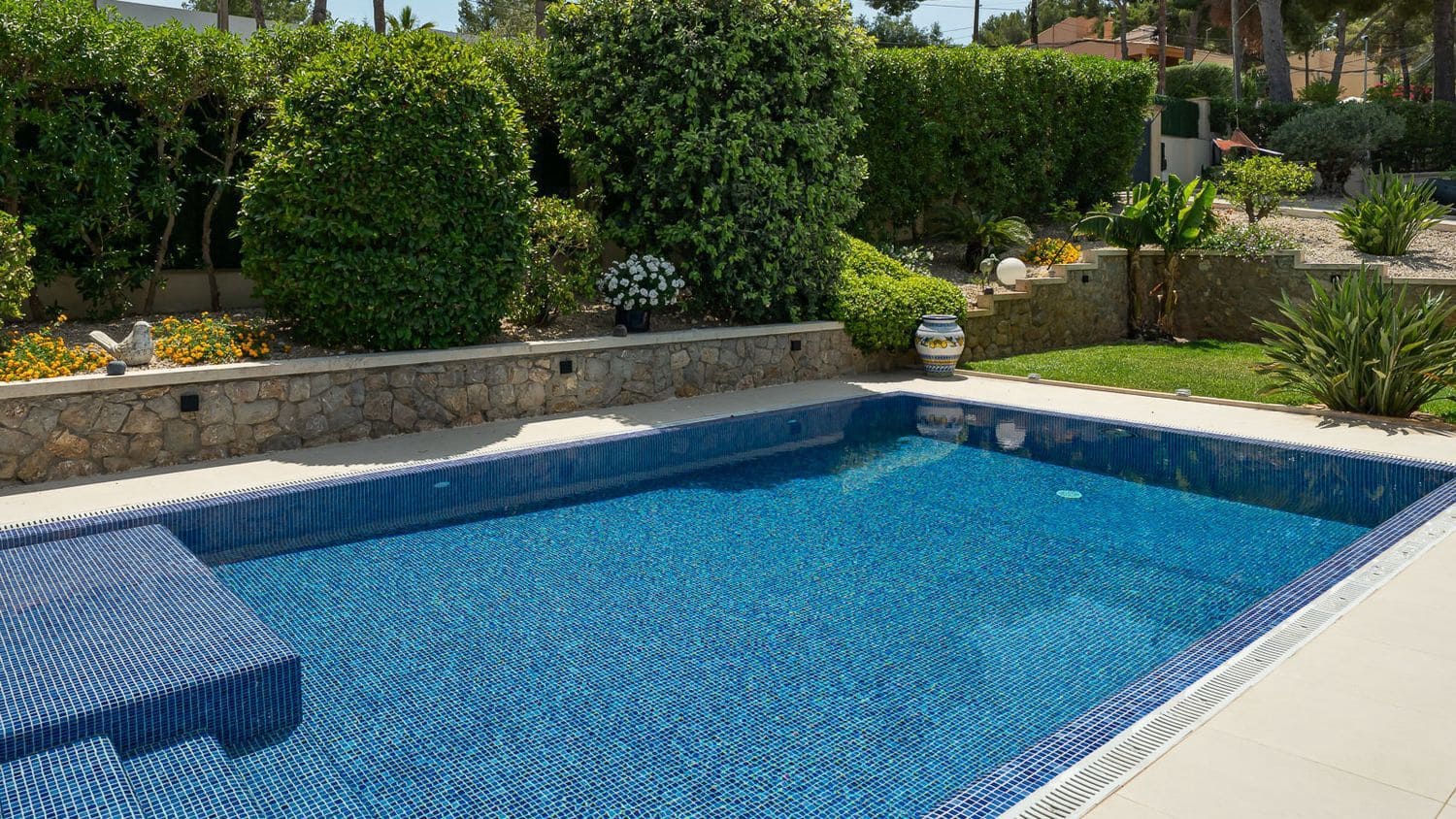 5 bedroom Villa for sale in Santa Ponsa with pool - € 3,750,000 (Ref: 9084988)