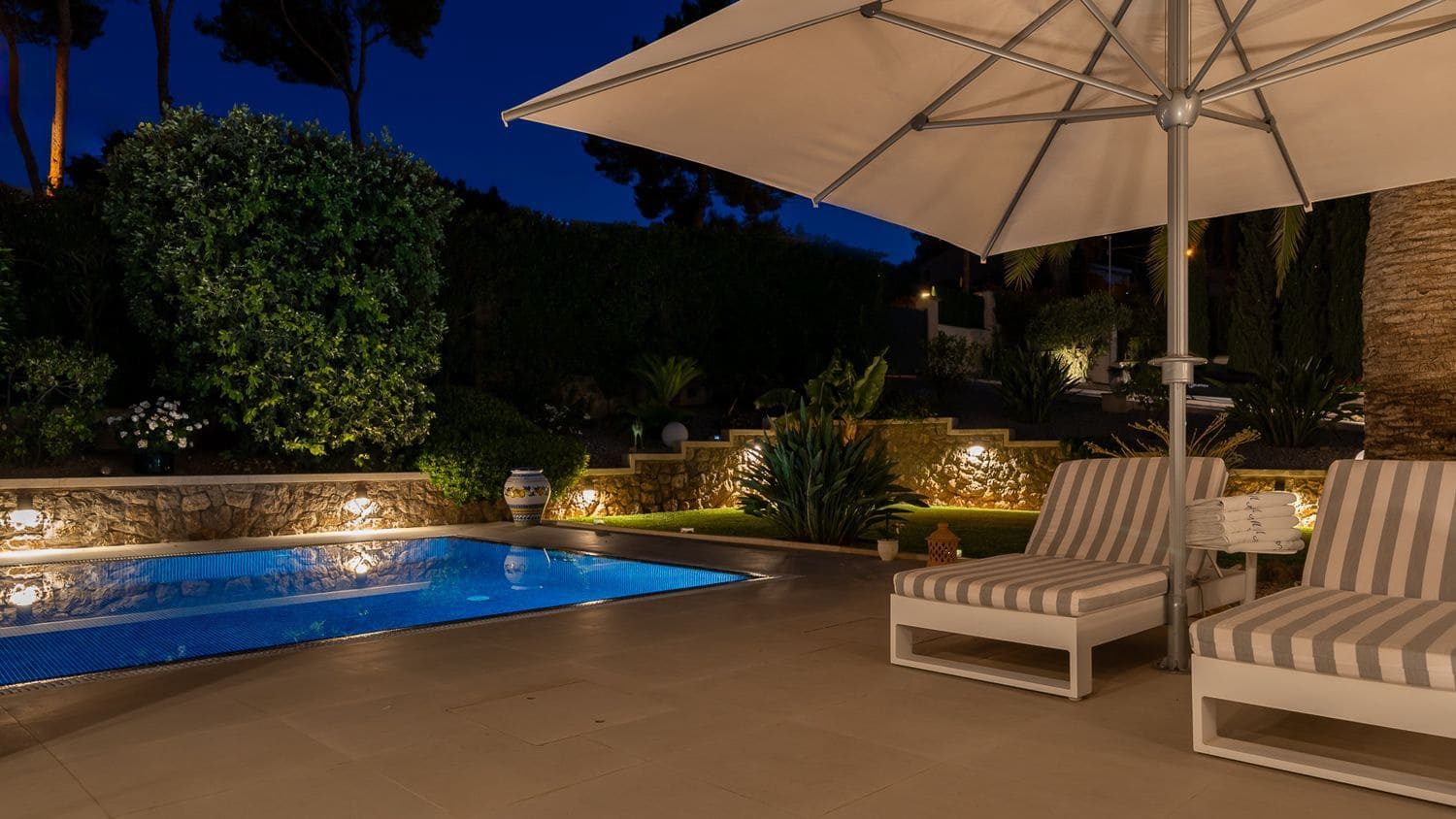 5 bedroom Villa for sale in Santa Ponsa with pool - € 3,750,000 (Ref: 9084988)