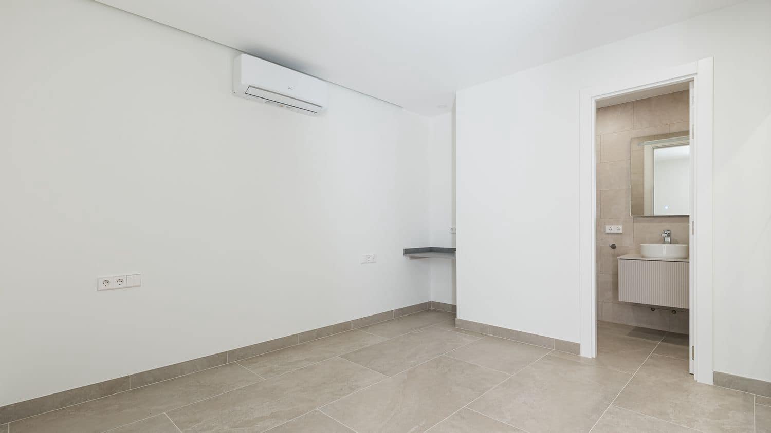 3 soveværelse Lejlighed til salg i Genova - € 725.000 (Ref: 9102866)