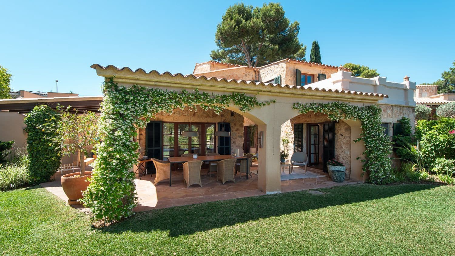 3 soverom Villa til salgs i Santa Ponsa med svømmebasseng - € 2 500 000 (Ref: 9107101)