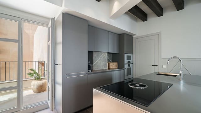 2 bedroom Apartment for sale in Sant Nicolau, Palma de Mallorca with pool - € 1,690,000 (Ref: 9126770)