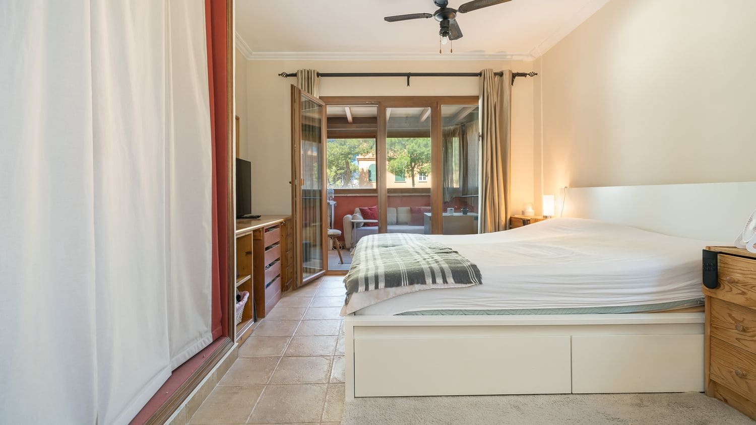 Erhverv til salg i El Toro / Port Adriano - € 1.650.000 (Ref: 9129732)