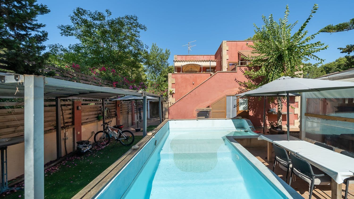 Erhverv til salg i El Toro / Port Adriano - € 1.650.000 (Ref: 9129732)