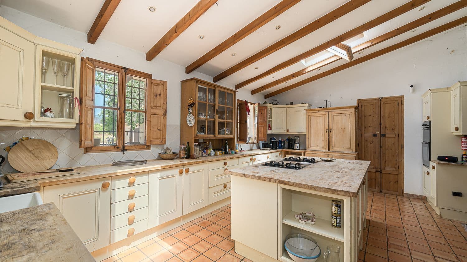 11 bedroom Villa for sale in Santa Maria del Cami with pool - € 2,369,300 (Ref: 9156091)