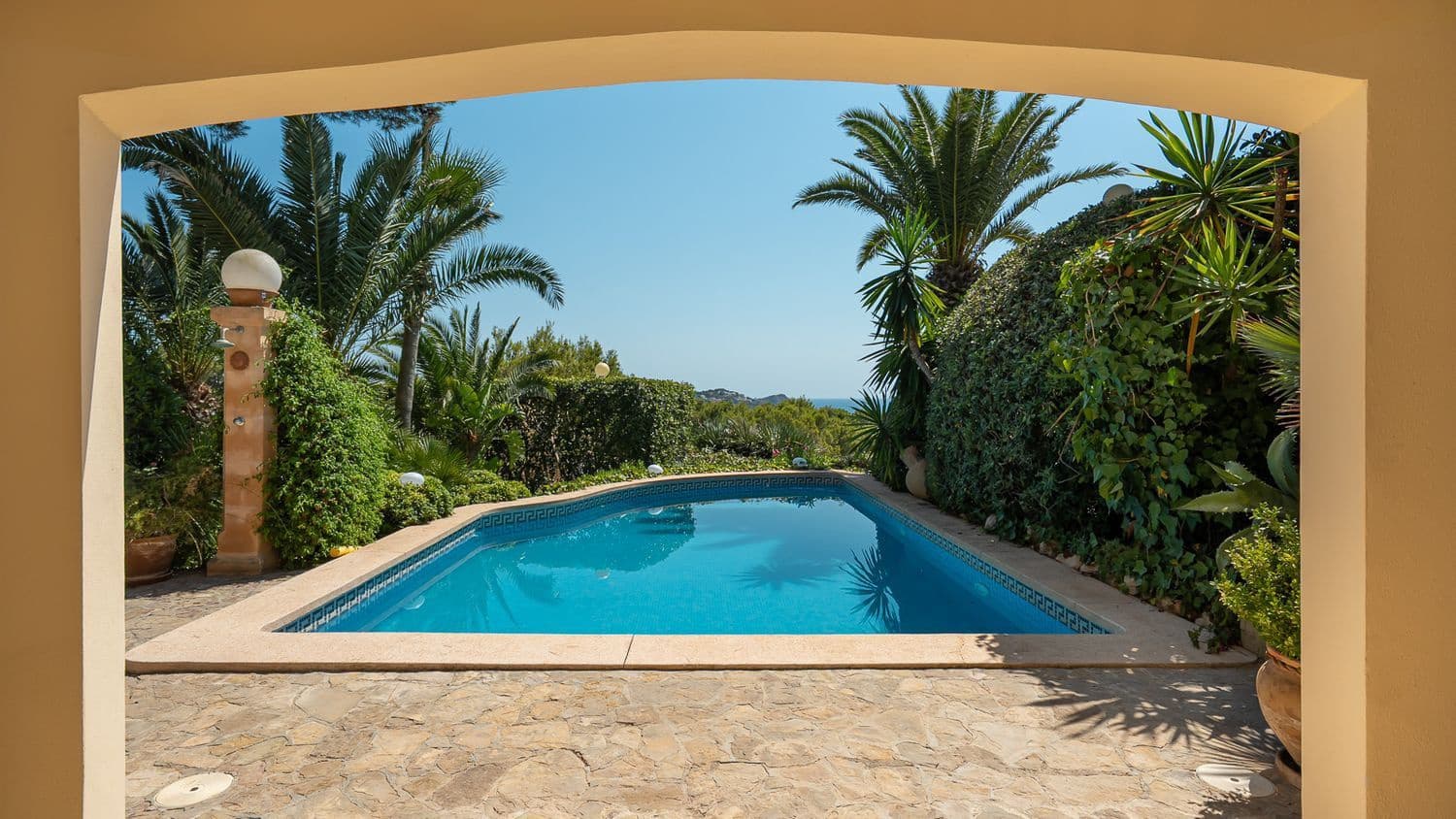 4 soveværelse Villa til salg i Costa de la Calma med swimmingpool - € 1.980.000 (Ref: 9230802)