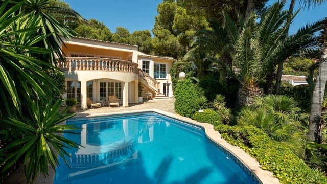4 soveværelse Villa til salg i Costa de la Calma, Calvià med swimmingpool - € 1.980.000 (Ref: 9230802)