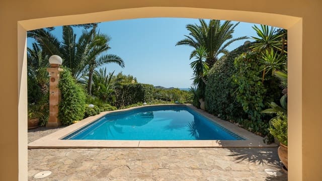 4 soveværelse Villa til salg i Costa de la Calma, Calvià med swimmingpool - € 1.980.000 (Ref: 9230802)