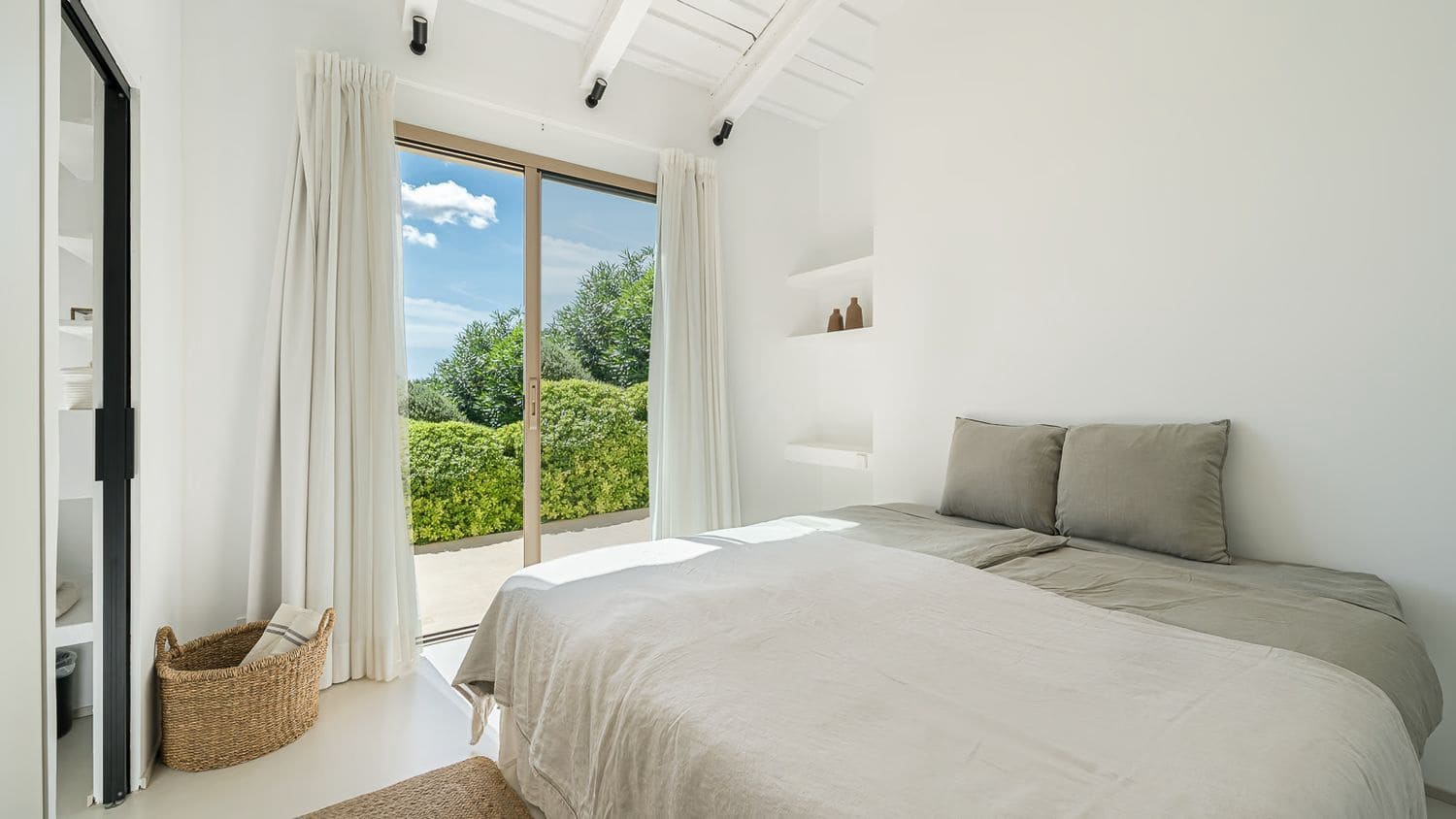 4 quarto Moradia para venda em Ses Salines com piscina - 3 590 000 € (Ref: 9265394)