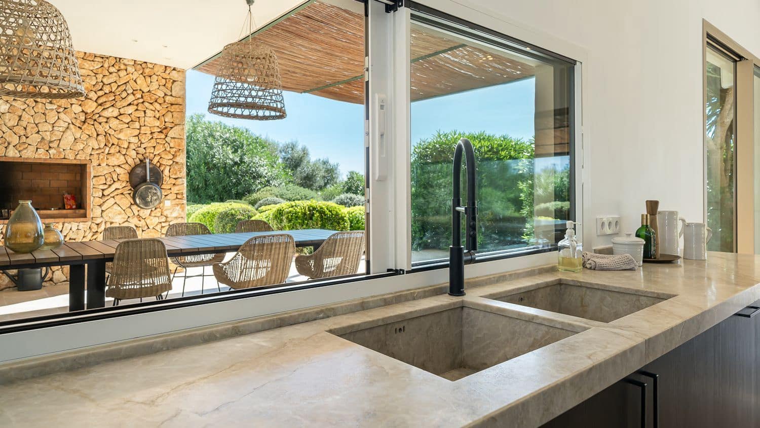 4 quarto Moradia para venda em Ses Salines com piscina - 3 590 000 € (Ref: 9265394)