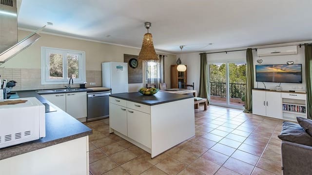 3 soveværelse Villa til salg i Cala Santanyi, Santanyí med swimmingpool - € 1.390.000 (Ref: 9312645)