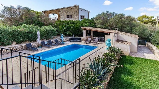 3 soveværelse Villa til salg i Cala Santanyi, Santanyí med swimmingpool - € 1.390.000 (Ref: 9312645)
