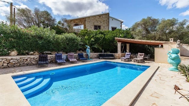 3 soveværelse Villa til salg i Cala Santanyi, Santanyí med swimmingpool - € 1.390.000 (Ref: 9312645)