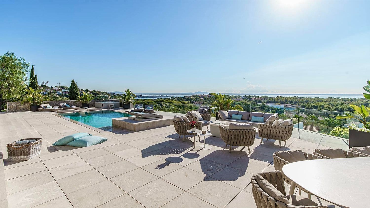 6 soverom Villa til salgs i Bendinat med svømmebasseng - € 11 900 000 (Ref: 9312646)