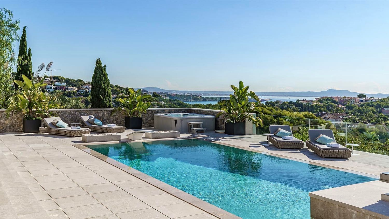 6 soverom Villa til salgs i Bendinat med svømmebasseng - € 11 900 000 (Ref: 9312646)