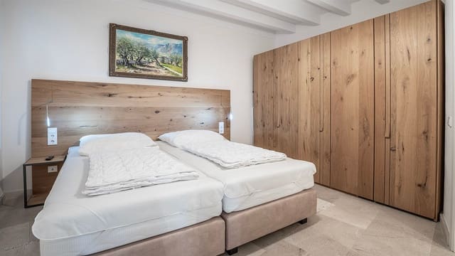 2 bedroom Apartment for sale in Monti-Sion, Palma de Mallorca - € 1,390,000 (Ref: 9324275)