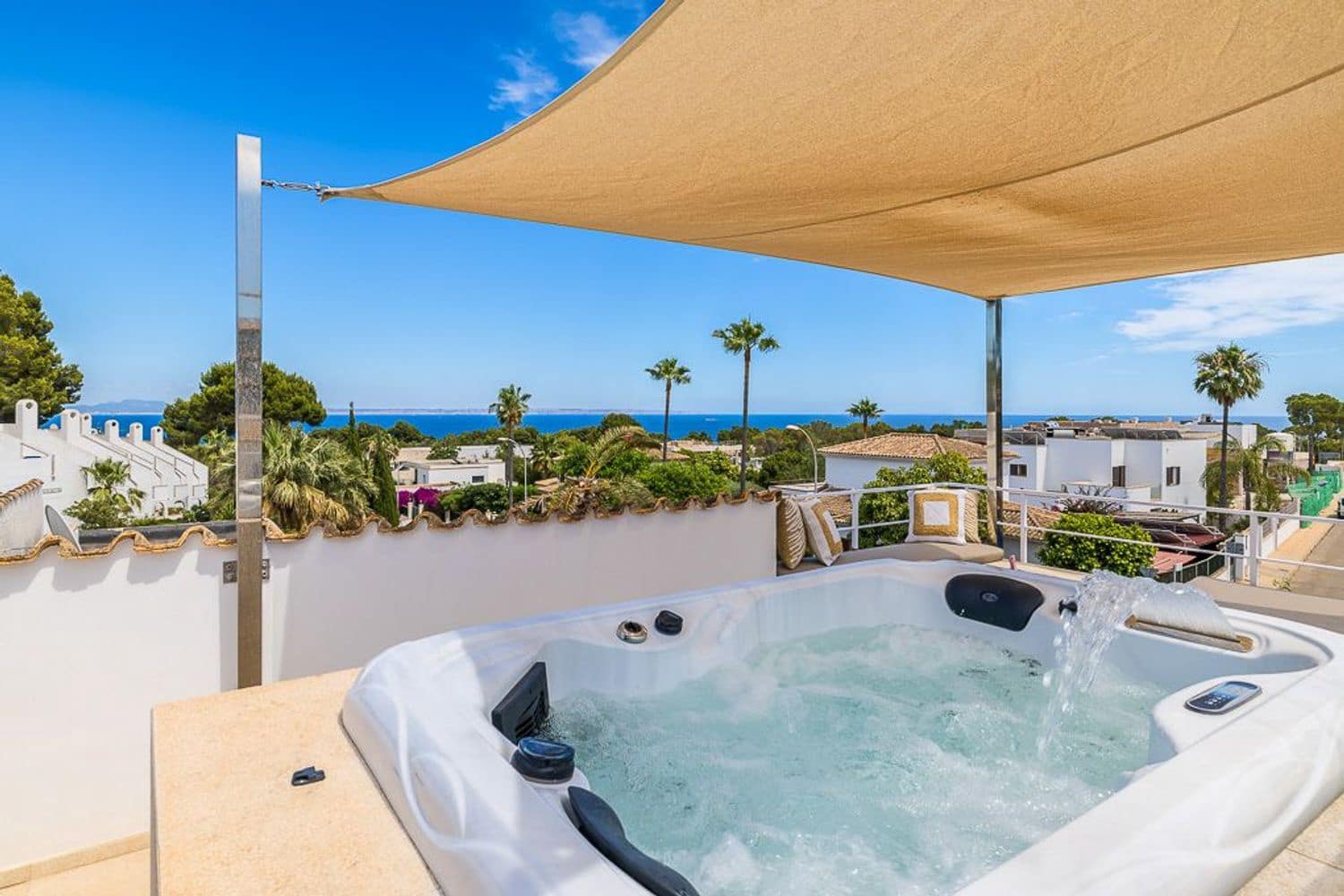 Chalet de 3 habitaciones en Sol de Mallorca en venta con piscina - 2.250.000 € (Ref: 9339212)