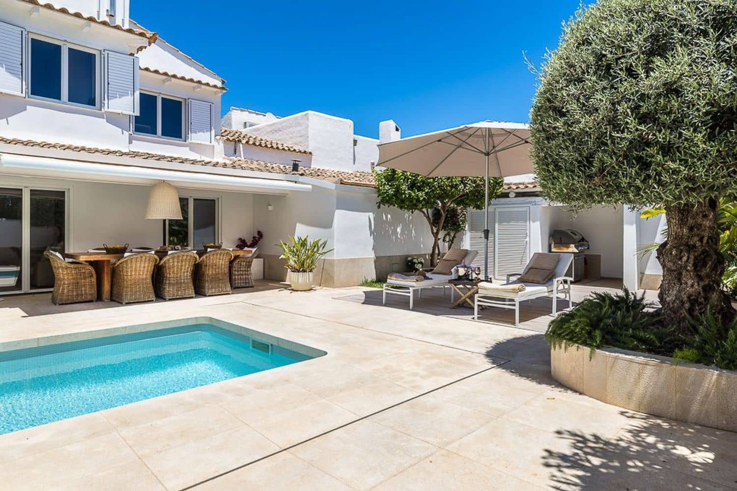 Chalet de 3 habitaciones en Sol de Mallorca en venta con piscina - 2.250.000 € (Ref: 9339212)