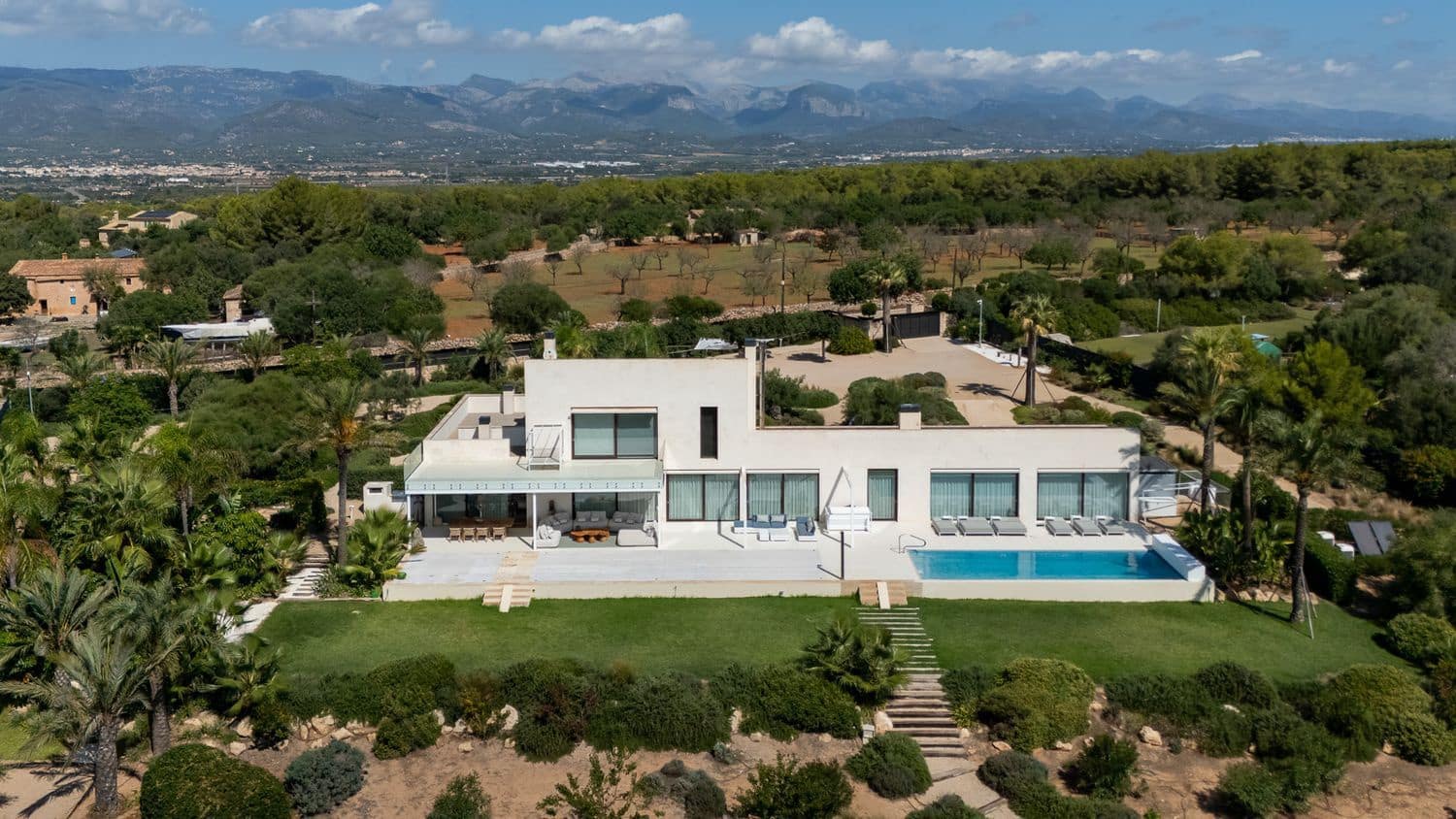 5 soveværelse Villa til salg i Son Ferriol med swimmingpool - € 4.495.000 (Ref: 9357104)