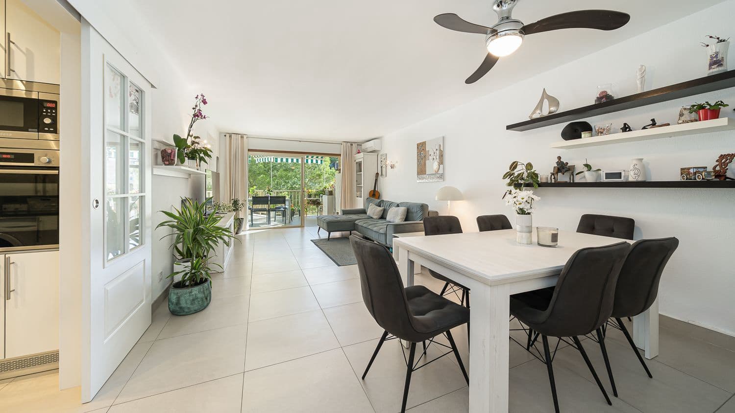 2 slaapkamer Appartement te koop in Cala Vinyes / Cala Vinyas / Cala Vinas met zwembad - € 650.000 (Ref: 9357106)