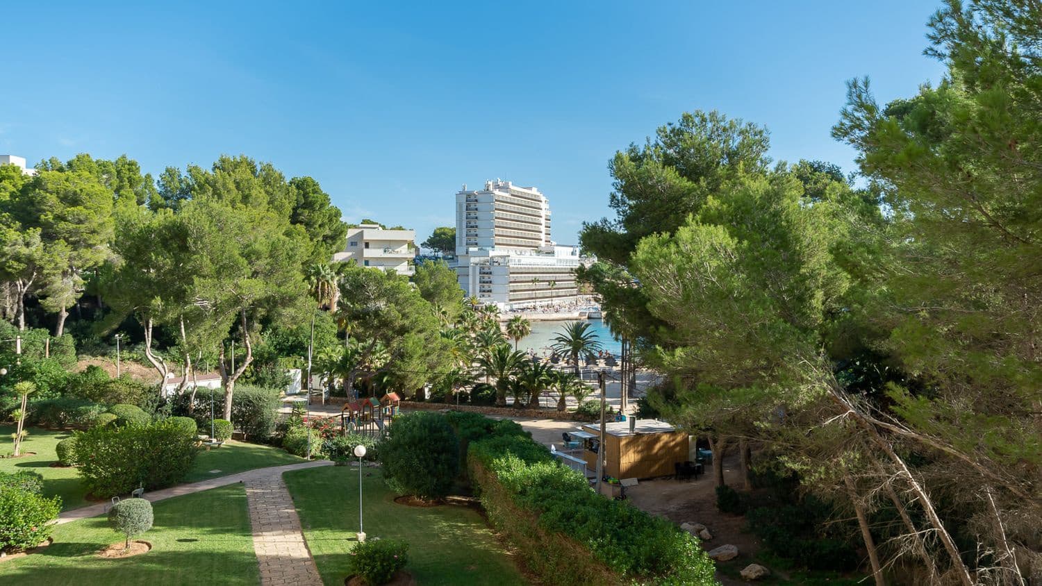 2 slaapkamer Appartement te koop in Cala Vinyes / Cala Vinyas / Cala Vinas met zwembad - € 650.000 (Ref: 9357106)