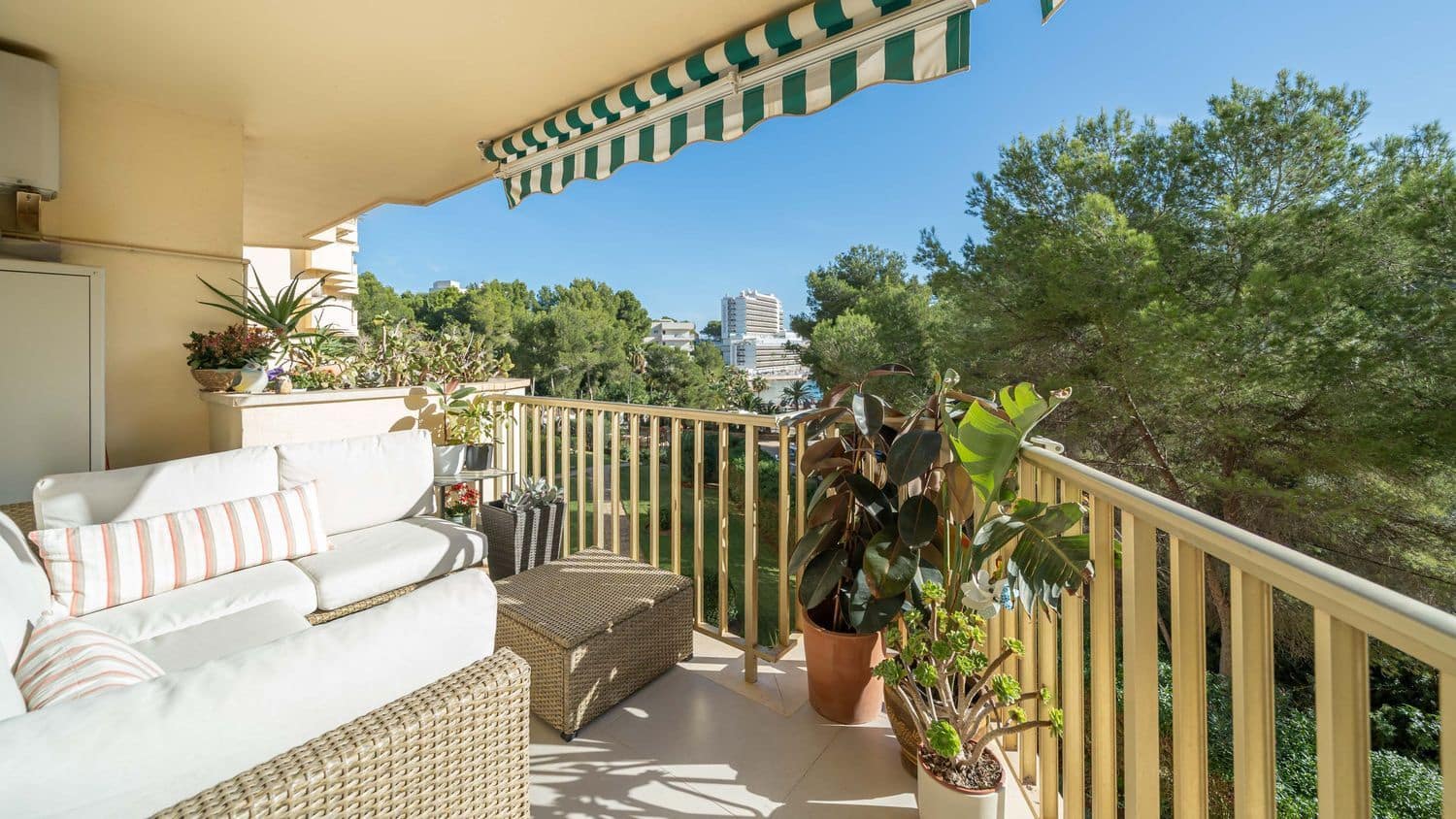 2 slaapkamer Appartement te koop in Cala Vinyes / Cala Vinyas / Cala Vinas met zwembad - € 650.000 (Ref: 9357106)