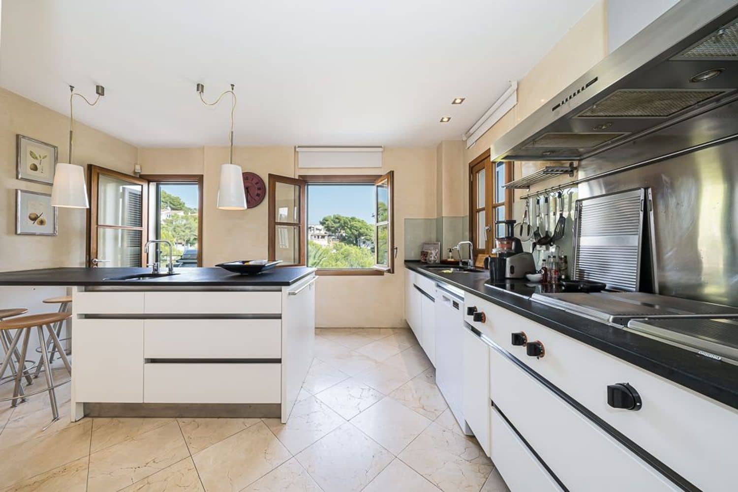 4 makuuhuone Huvila myytävänä paikassa Costa d'en Blanes mukana uima-altaan - 3 700 000 € (Ref: 9425696)