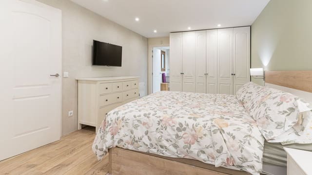 4 slaapkamer Villa te koop in Portals Nous, Calvià met garage - € 1.900.000 (Ref: 9425821)