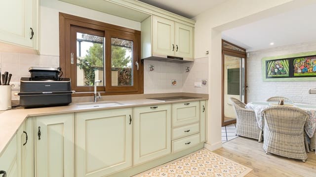 4 slaapkamer Villa te koop in Portals Nous, Calvià met garage - € 1.900.000 (Ref: 9425821)