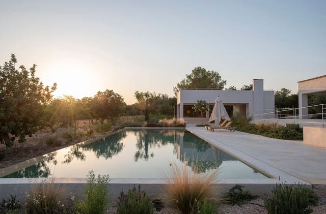 3 soveværelse Villa til salg i Campos med swimmingpool - € 4.290.000 (Ref: 9436951)