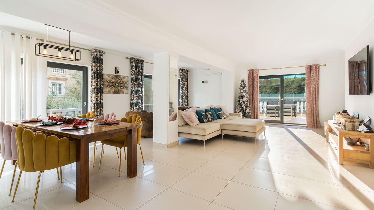 4 bedroom Villa for sale in Costa de la Calma with pool - € 1,950,000 (Ref: 9468220)