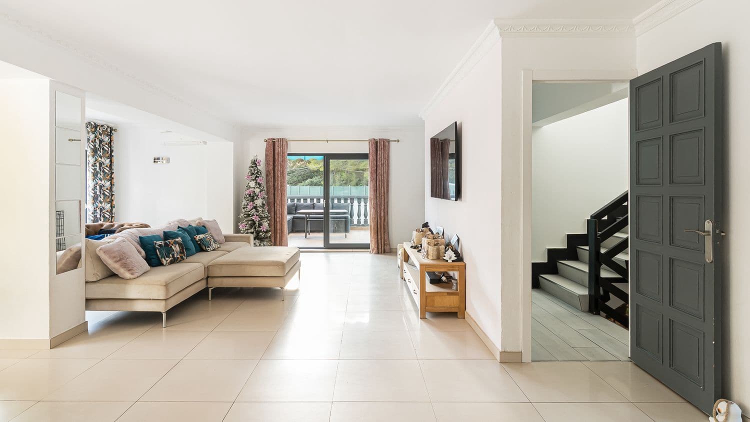 4 bedroom Villa for sale in Costa de la Calma with pool - € 1,950,000 (Ref: 9468220)