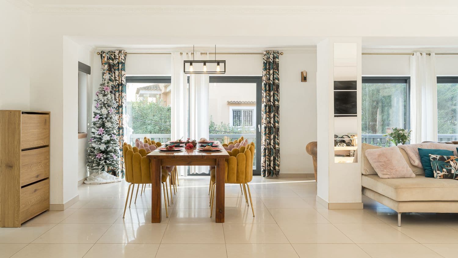 4 bedroom Villa for sale in Costa de la Calma with pool - € 1,950,000 (Ref: 9468220)