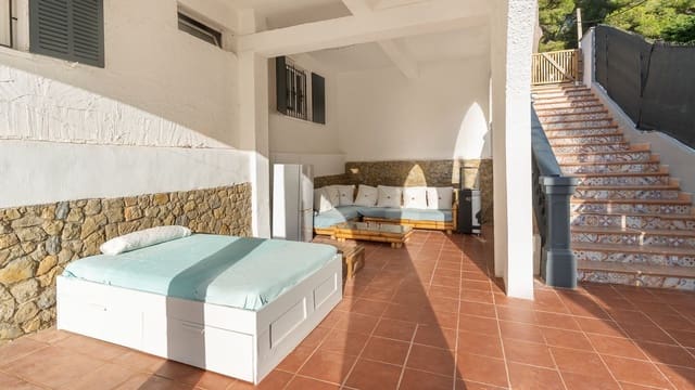 4 Zimmer Villa zu verkaufen in Costa de la Calma, Calvià mit Pool - 1.950.000 € (Ref: 9468220)