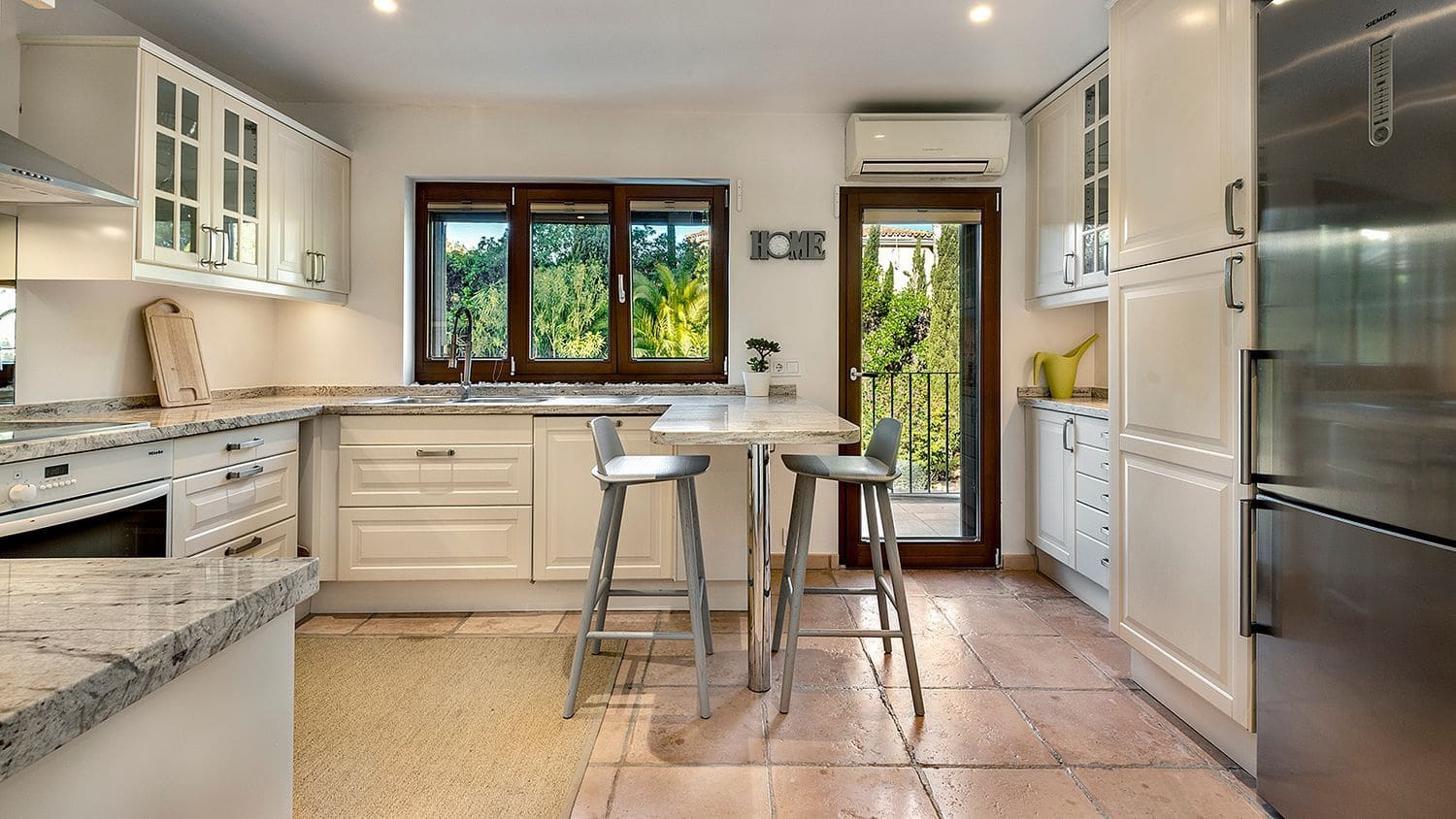 3 bedroom Villa for sale in Santa Ponsa with pool - € 1,995,000 (Ref: 9510230)