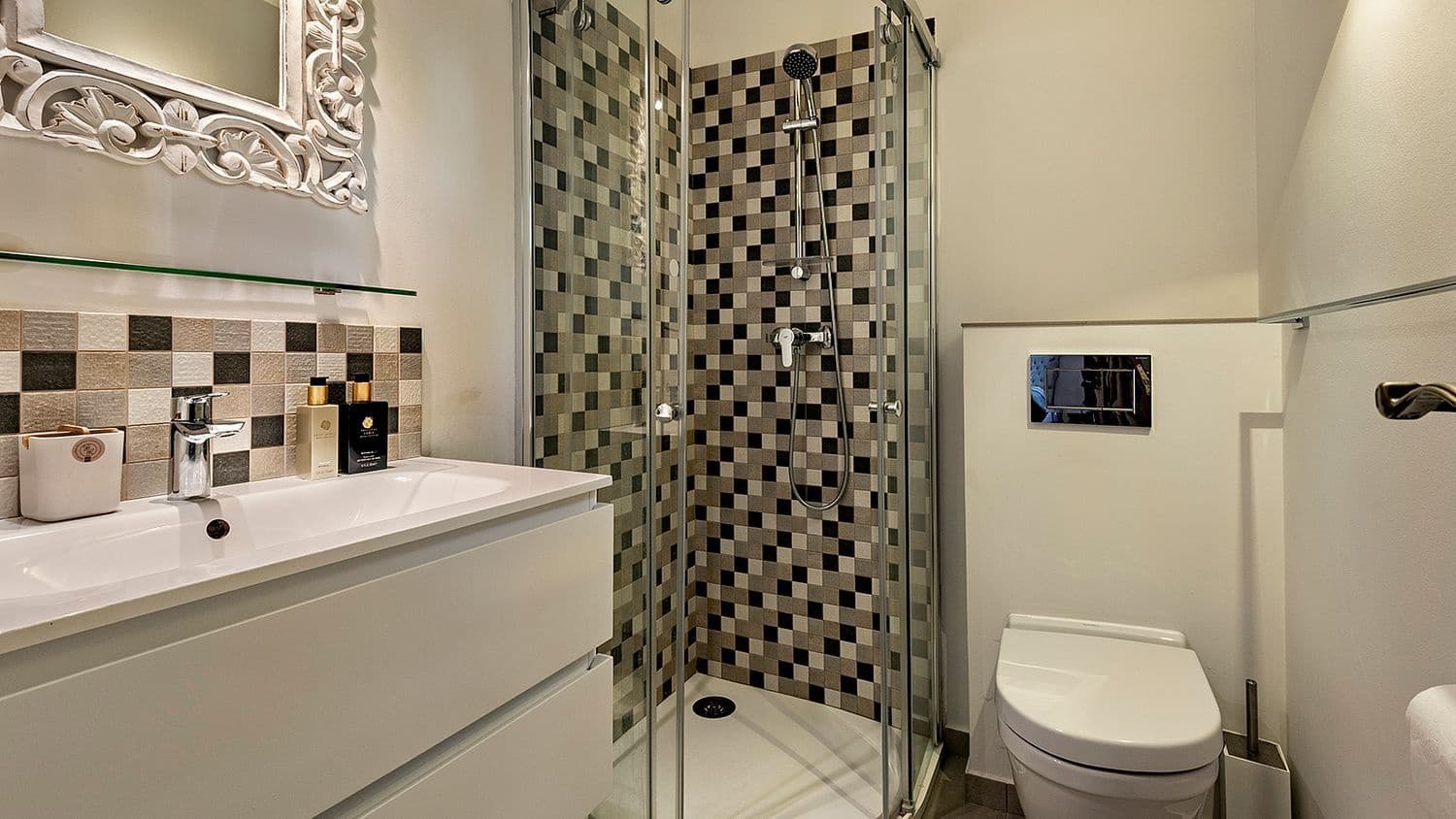 3 bedroom Villa for sale in Santa Ponsa with pool - € 1,995,000 (Ref: 9510230)