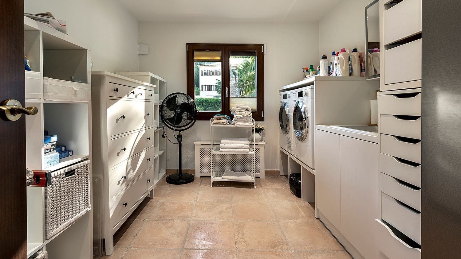 3 bedroom Villa for sale in Santa Ponsa with pool - € 1,995,000 (Ref: 9510230)