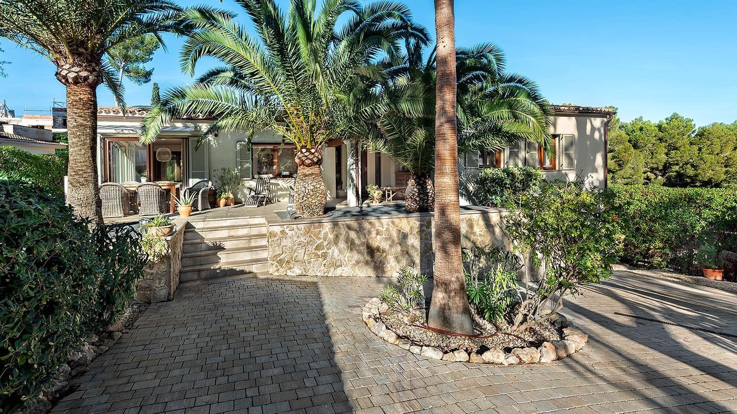 3 bedroom Villa for sale in Santa Ponsa with pool - € 1,995,000 (Ref: 9510230)