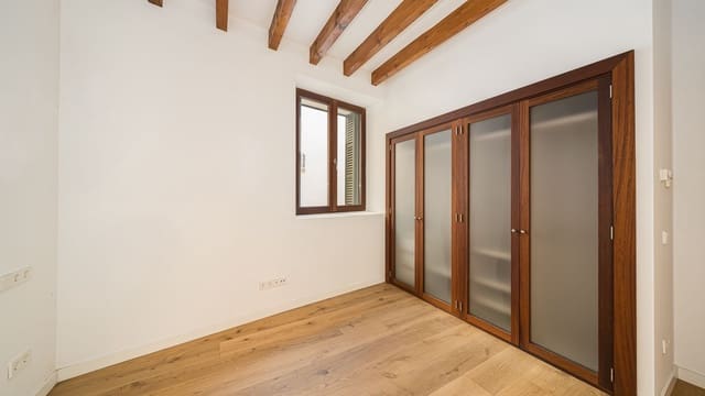 3 bedroom Apartment for rent in Monti-Sion, Palma de Mallorca - € 5,500 (Ref: 9547869)