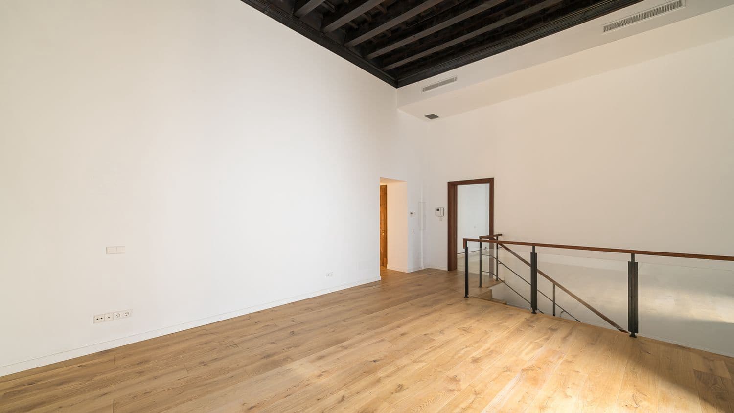 3 bedroom Apartment for rent in Palma de Mallorca - € 5,500 (Ref: 9547869)