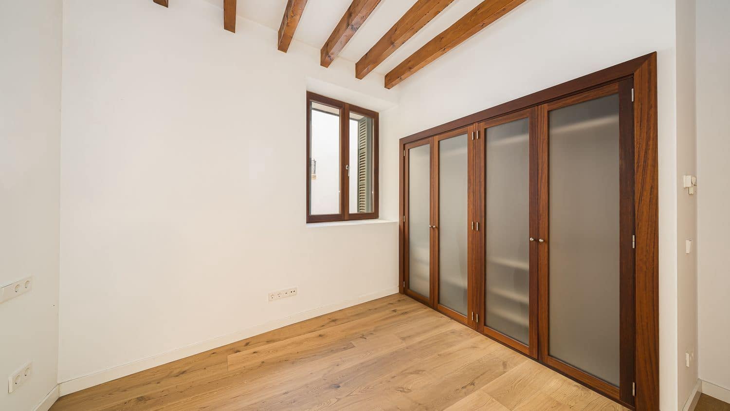 3 bedroom Apartment for rent in Palma de Mallorca - € 3,900 (Ref: 9547869)