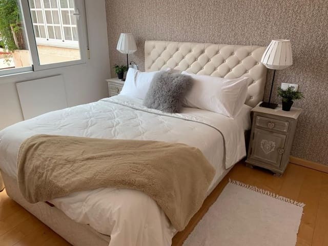 Apartamento de 2 habitaciones en Portals Nous, Calvià en alquiler con piscina - 2.450 € (Ref: 9547871)