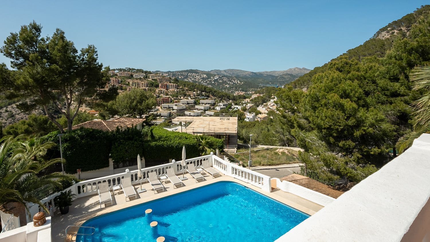 3 bedroom Apartment for rent in Puerto de Andratx with pool - € 3,500 (Ref: 9547872)